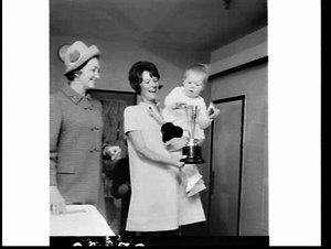 Milk Board's Beautiful Baby Contest 1969, Chevron-Hilto...
