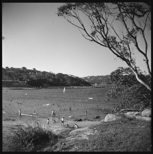 File 24: Balmoral rocks, 1944-1945 / photographed by Ma...