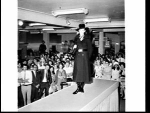 Fashion parade, Waltons department store