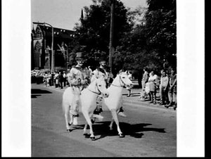 Royal Easter Show 1968 parade through Sydney streets