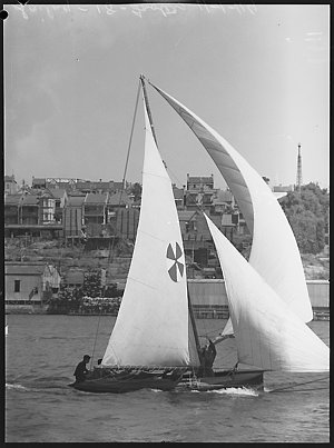 Sailing Palm Beach, 5 January 1939 / photographed by Ch...