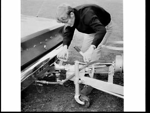 Hooking a Viscount caravan to an XR Ford Falcon, Concor...