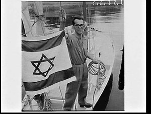Yachtsman welcomes Jewish American sailors on the aircr...