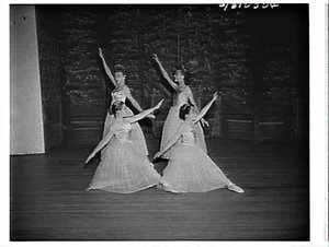 Carolyn Hickson's ballet class, Hurstville