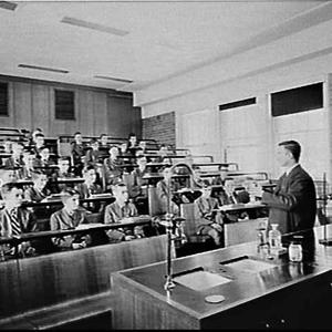 Science class in a lecture theatre at Newington College