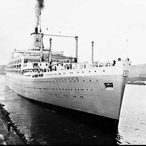 SS Orcades departs for Vancouver from Pyrmont