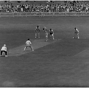 Sheffield Shield Cricket 1962, New South Wales versus Q...