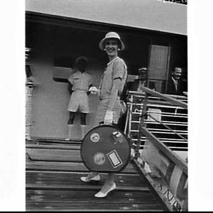 Shirley Laughton, Miss Cherry Blossom, leaving for Lond...