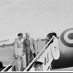 RAF De Havilland Comet II jetliner arives in Sydney