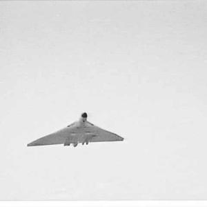 RAF Avro Vulcan bomber arrives in Sydney after a record...
