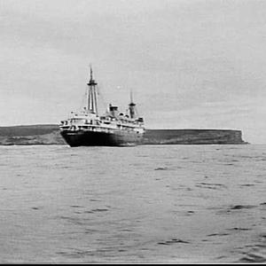 Ex-hospital ship Manunda leaves Sydney (to be Hakoni Ma...