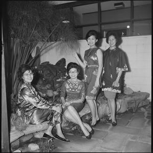 Chinese sisters. Bellevue Hill, 13 June 1962 / photogra...