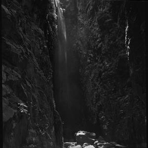 File 02: Minnamurra Falls, Xmas [Christmas], 1949 / pho...