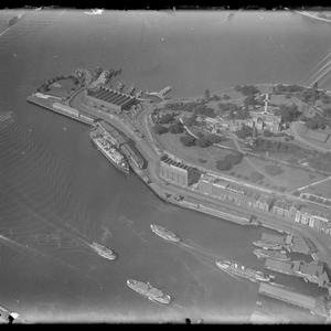 Item 52: Bennelong Point and Circular Quay / photograph...