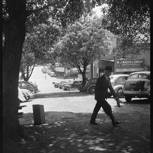 File 22: Street scenes, [1940s] / photographed by Max D...