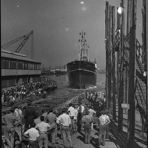 Dockyard launching of "Warringa"