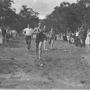 Men's one hundred yards running race, Australian Paper ...