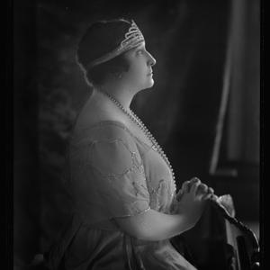 Item 241: Dame Nellie Melba / photograph by Harold Cazn...