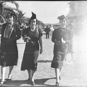 Autumn race fashions