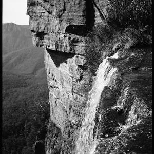 File 08: [Blue Mountains, ca 1940s] / photographed by M...