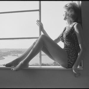 Jenni King, singer, tall girl story, May 1964 / photogr...
