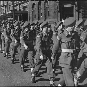 Cadets from Newcastle Technical High march down Hunter ...