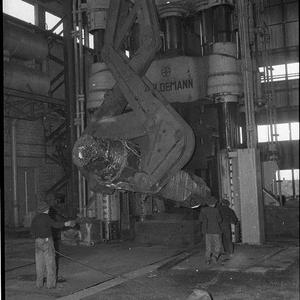 Large ingot at Comm. Steel