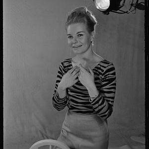 Models, studio, 1966 / photographs by Victor Johnston