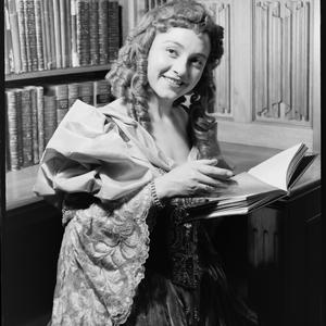 File 465: AWA (Pickford) Thelma Scott in Shakespeare Room, [at The State Library of NSW, Sydney], August 1947 / photographed by Max Dupain