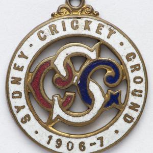 Item 1026: Sydney Cricket Ground badge, 1906-1907