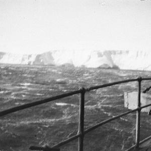 Q446: At anchor under the ice cliffs of Commonwealth Ba...
