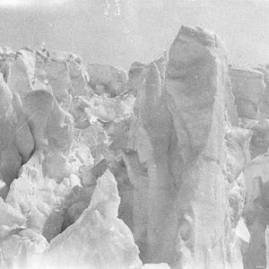 P184: Serac ice. Lower Denman Glacier / Andrew D. Watso...