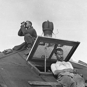 Q381: Wild, Dovers and Jones on the roof of The Grottoe...