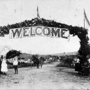 Welcome sign for Governor Rawson's visit - Port Macquar...