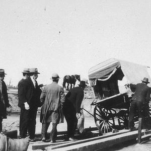 Shearers and wagon tipped over on "Boonoke" during floo...