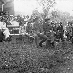 Send off for district soldiers at Lankeys Creek via Hol...
