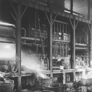 Pouring molten copper from furnace, Great Cobar Copper ...