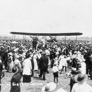 Arrival of Sir Ross & Keith Smith's Vickers Vimy aeropl...