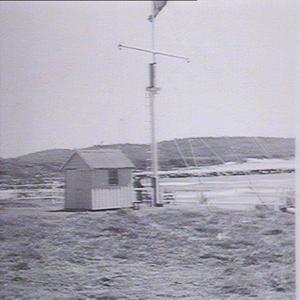 Signal mast & signal house, Laurieton