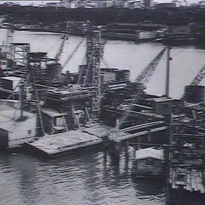 Construction of Fitting Out Wharf, Woolloomooloo