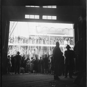 File 03: Sydney, farewell Orient Liner, ca 1938 / photo...
