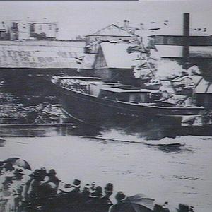 Launching of pilot steamer Captain Cook II
