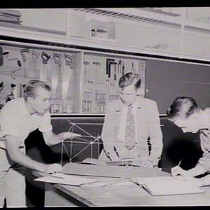 University of Technology: architecture students in desi...