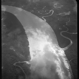 File 09: Burdekin River in flood, 1942 / photographed b...
