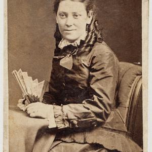 Mrs Waring, nee Carrie James, between 1865-1879 / photo...