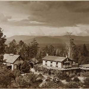 Summer, Lindt's Hermitage, Black's Spur, c.1912 / photo...