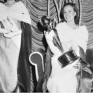 Miss New South Wales 1965 chosen at David Jones store