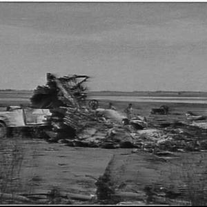 Wreckage of RAAF Neptune bomber which crashed at Richmo...