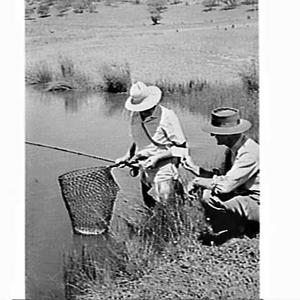 Ranger and fisherman discuss trout fishing laws, Lake E...