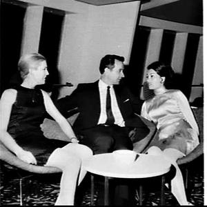 Miss Waratah 1968 and Miss San Francisco with Stuart Wa...